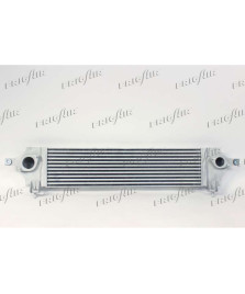 INT.  QASHQAI 1.5 - 2.0 DCI 07