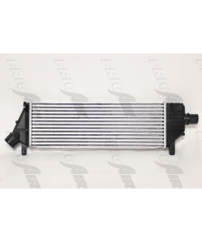 INT.  MICRA 1.5 DCI 03