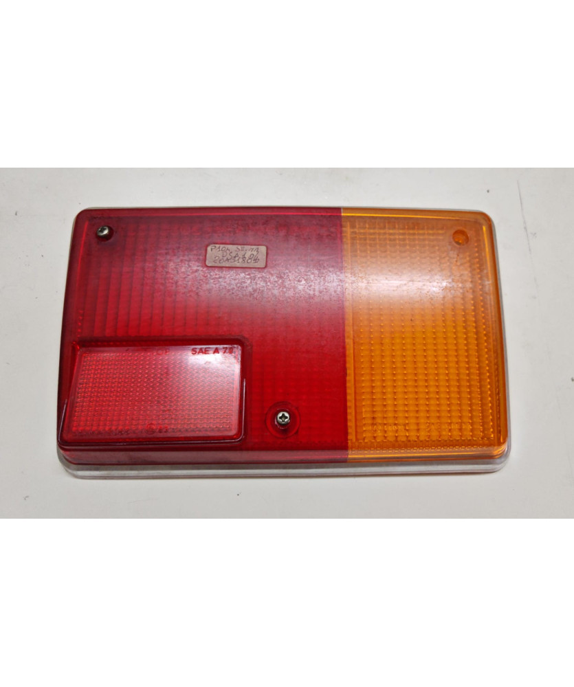 PLASTICA FANALE POSTRERIORE PEUT 104